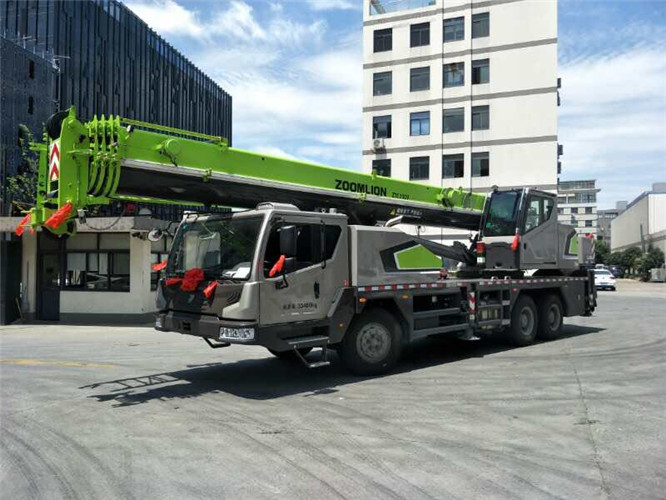 罗平县跨街广告牌的高空安装注意事项