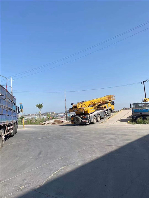 罗平县25吨吊车的租赁价格大概是多少？