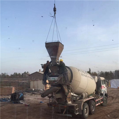 罗平县“精准瞄准”—— 吊车的 “定位导航” 技术