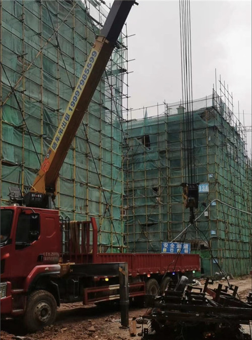 罗平县“慢工细活”—— 吊车的 “微动控制” 技术